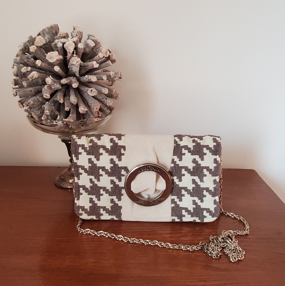 Madison Houndstooth Clutch
